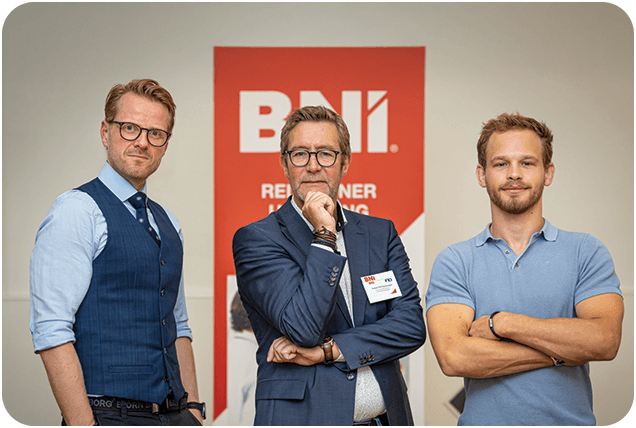 A BNI Member welcomes a visitor